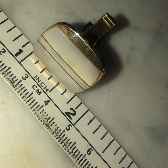 VTG Mother of Pearl Square Gold Tone Large Cufflinks - Picture 6 of 6